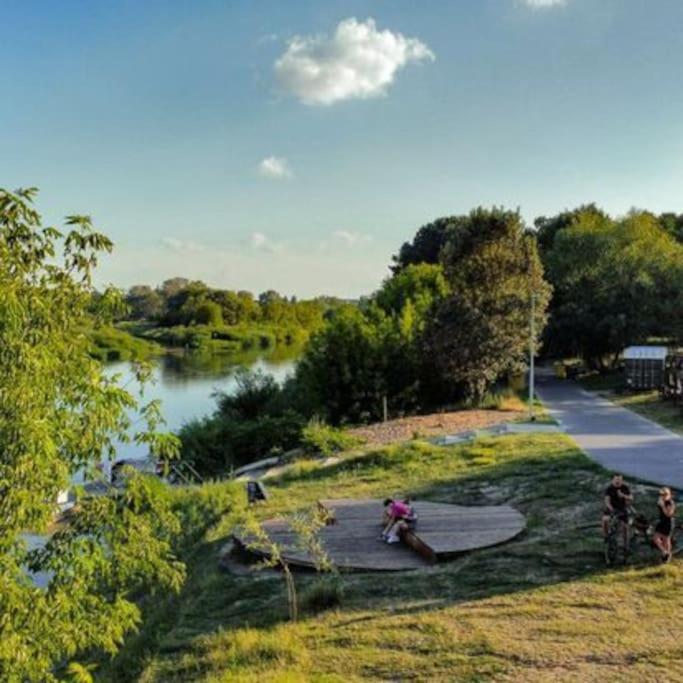Riverfront Cabins In The Garden Poznan Exterior photo