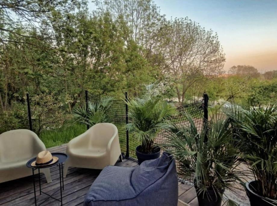Riverfront Cabins In The Garden Poznan Exterior photo